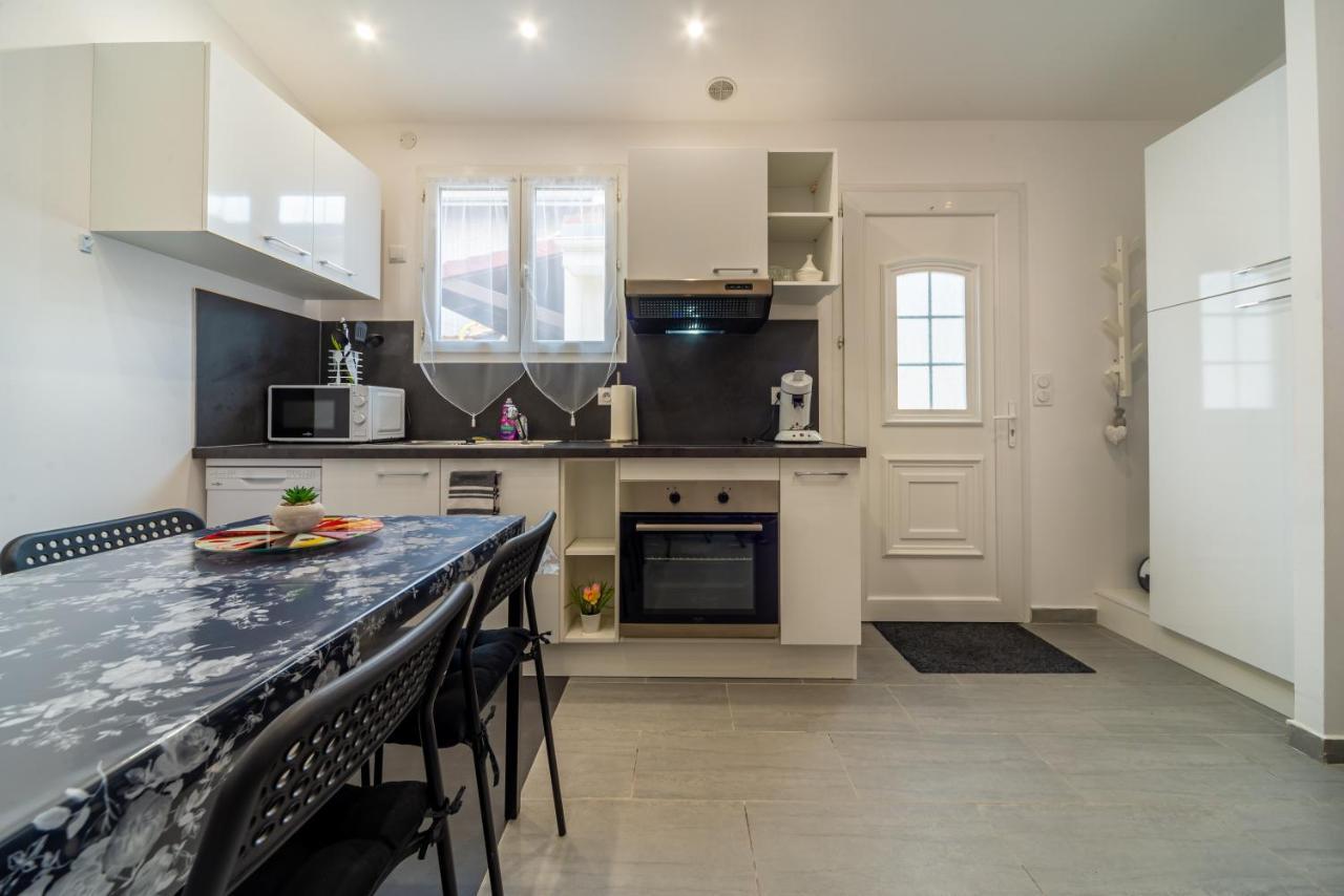 La Serenade - Appartements Confort Avec Terrasse มงเทรย ภายนอก รูปภาพ