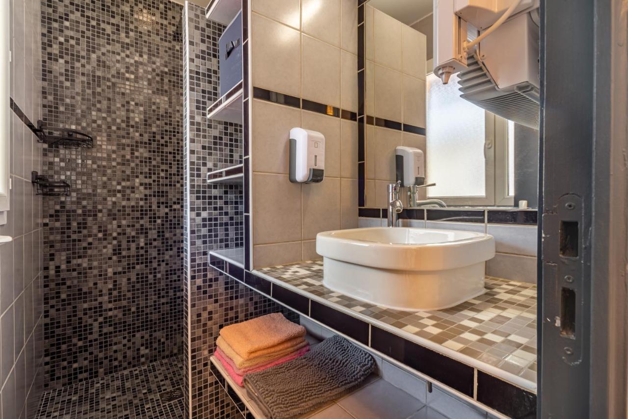 La Serenade - Appartements Confort Avec Terrasse มงเทรย ภายนอก รูปภาพ